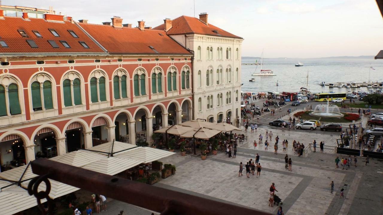 Loft At Republic Square Διαμέρισμα Σπλιτ Εξωτερικό φωτογραφία