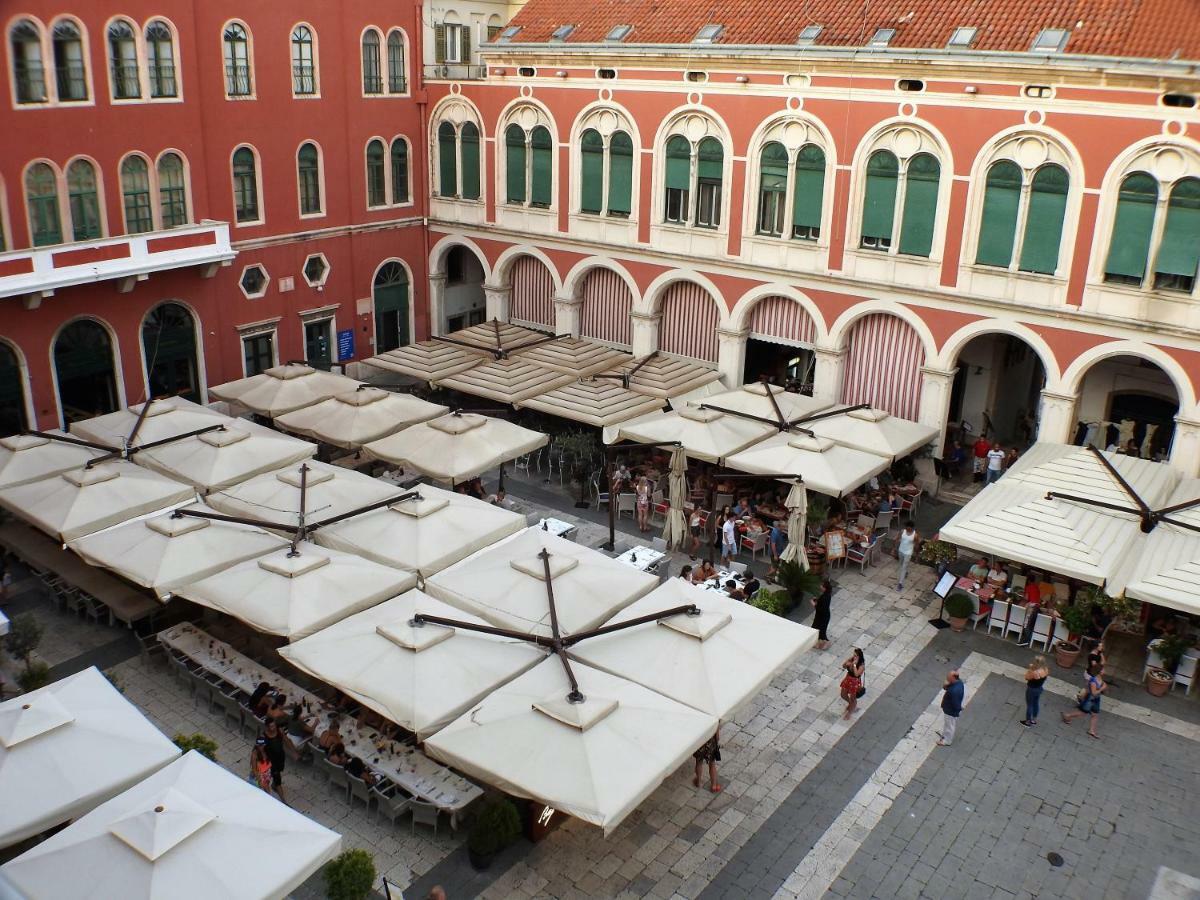 Loft At Republic Square Διαμέρισμα Σπλιτ Εξωτερικό φωτογραφία